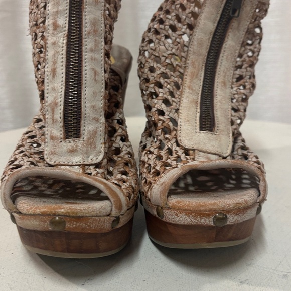SBICCA Distressed Off White 🤍Leather Platform Ankle Braided Leather Sandals 9 - Picture 5 of 14